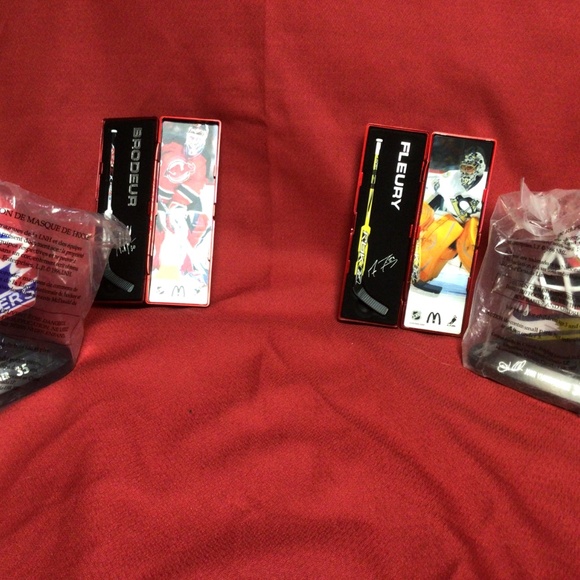 NHL GOALIES masks and sticks - Picture 4 of 6